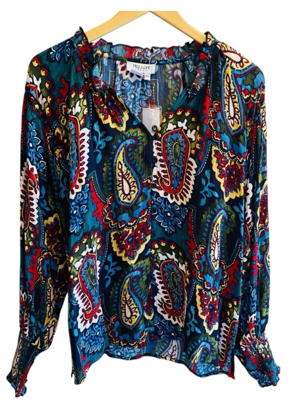 TRU LUXE JEANS NWT Red Multi Color Paisley Button Down Top